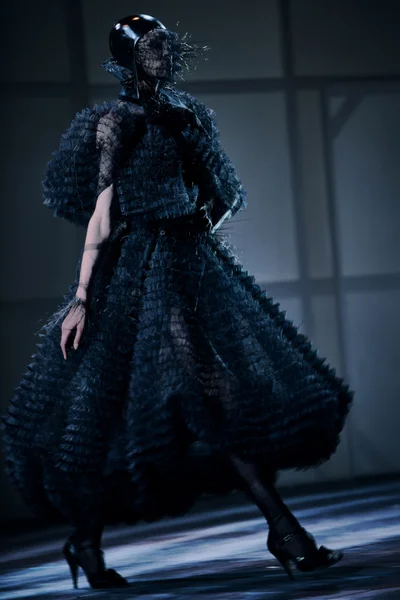 Look 12
